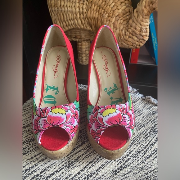 Ed Hardy Wedges - Picture 2 of 14